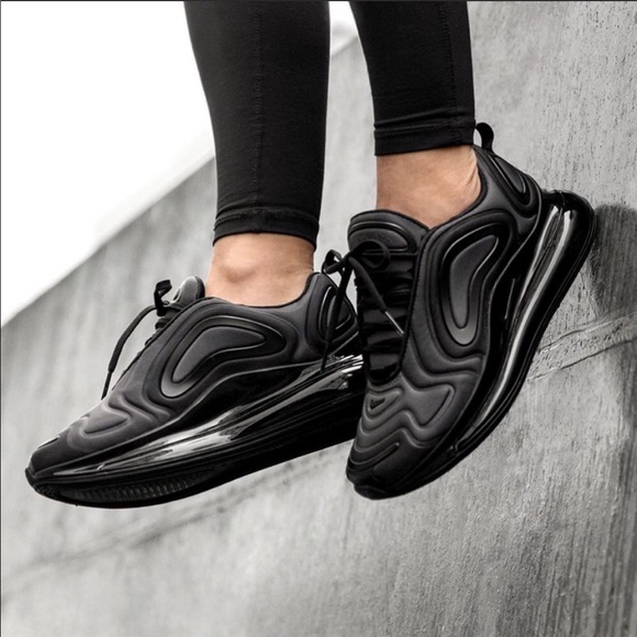 NWT Nike Air Max 720 Triple Black - Picture 3 of 8